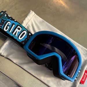 Giro Vibrant Blue VR Goggles